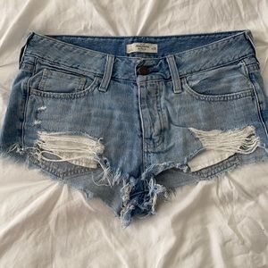 Abercrombie low rise cutoff jean shorts size 26/2
